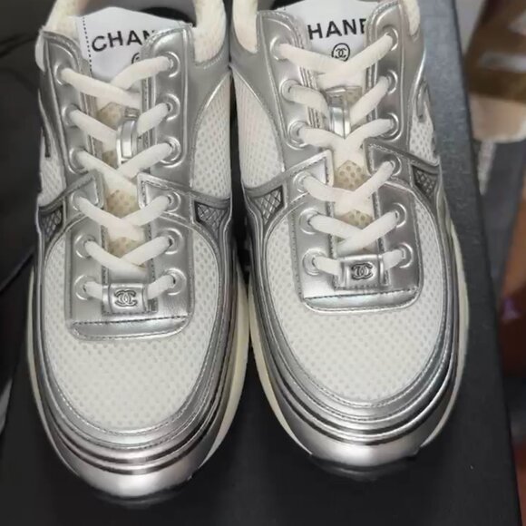 Dresses & Skirts - Casual athletic shoes - with packaging box